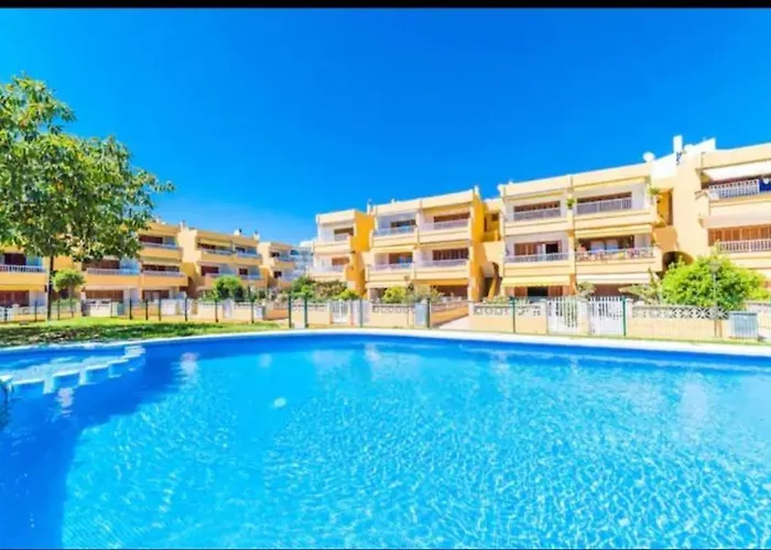 Pool Apartment Near Beach